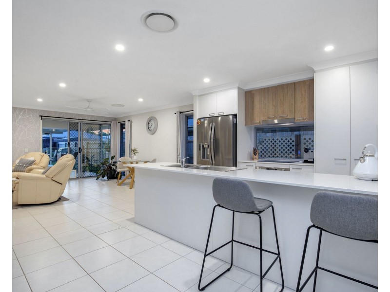 21 Helmore Road, Jacobs Well QLD 4208