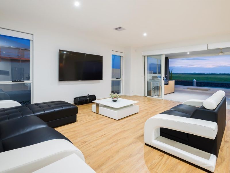 17 Poinciana Place, Jacobs Well QLD 4208