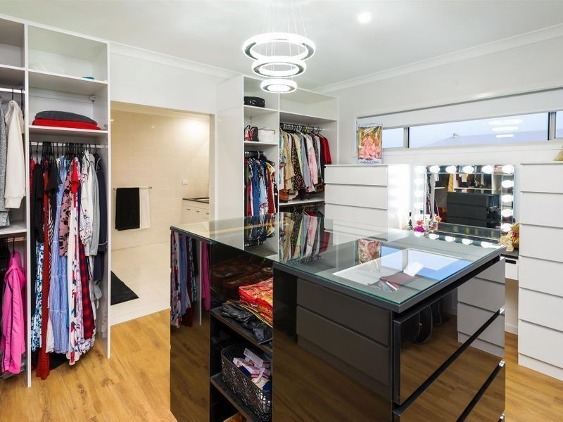 17 Poinciana Place, Jacobs Well QLD 4208