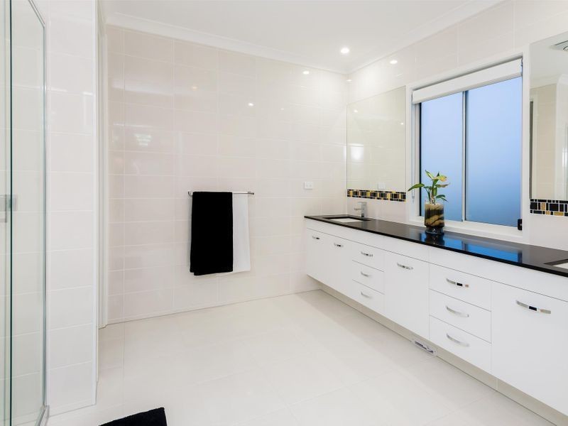 17 Poinciana Place, Jacobs Well QLD 4208