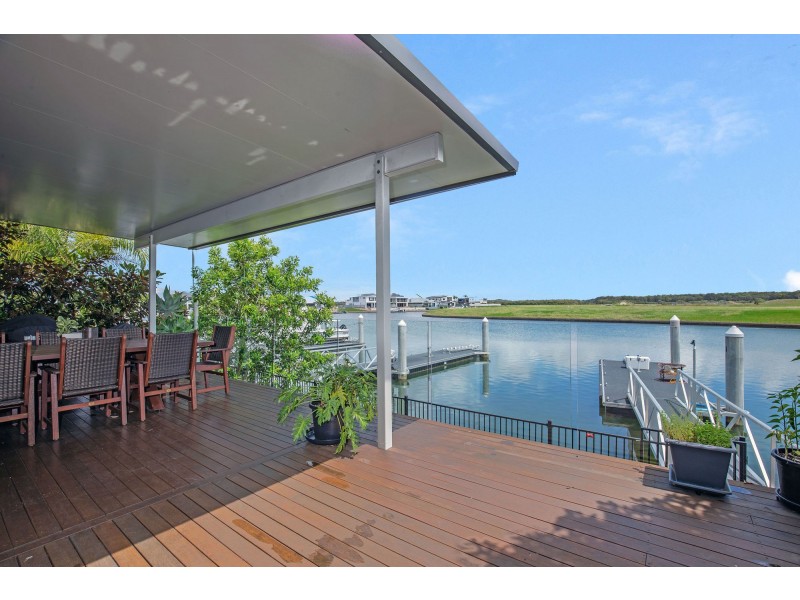 11 Paradise Parade, Jacobs Well QLD 4208