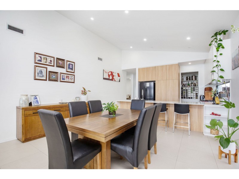 11 Paradise Parade, Jacobs Well QLD 4208