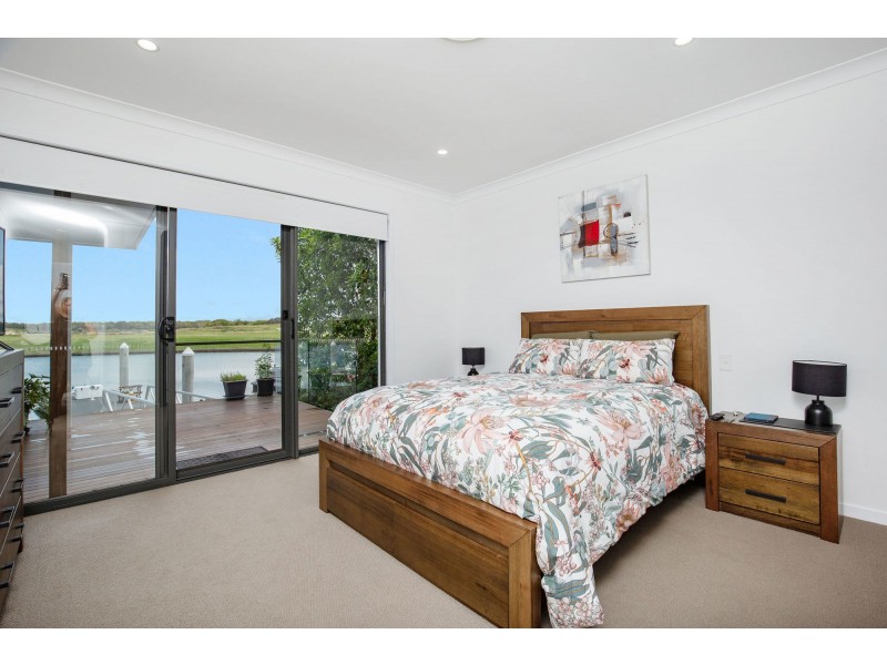 11 Paradise Parade, Jacobs Well QLD 4208