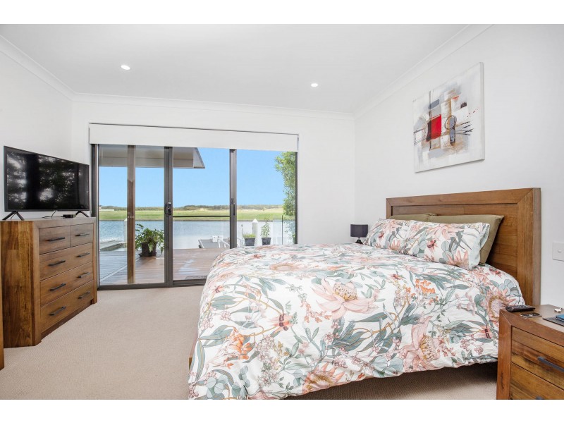 11 Paradise Parade, Jacobs Well QLD 4208