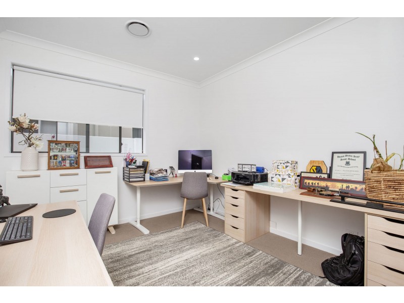 11 Paradise Parade, Jacobs Well QLD 4208