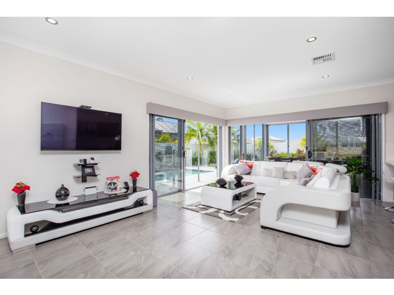 3 Marina Parade, Jacobs Well QLD 4208