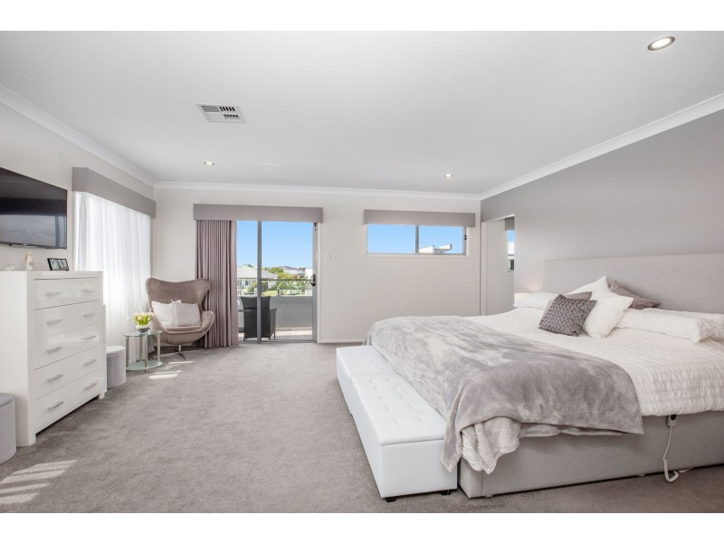 3 Marina Parade, Jacobs Well QLD 4208