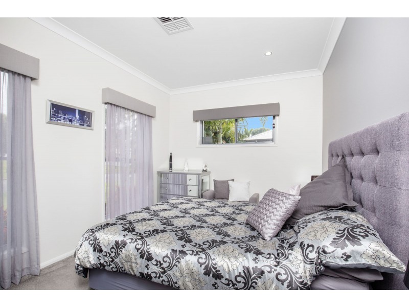 3 Marina Parade, Jacobs Well QLD 4208