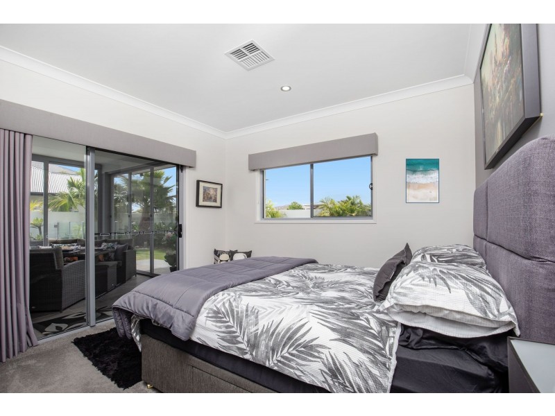 3 Marina Parade, Jacobs Well QLD 4208