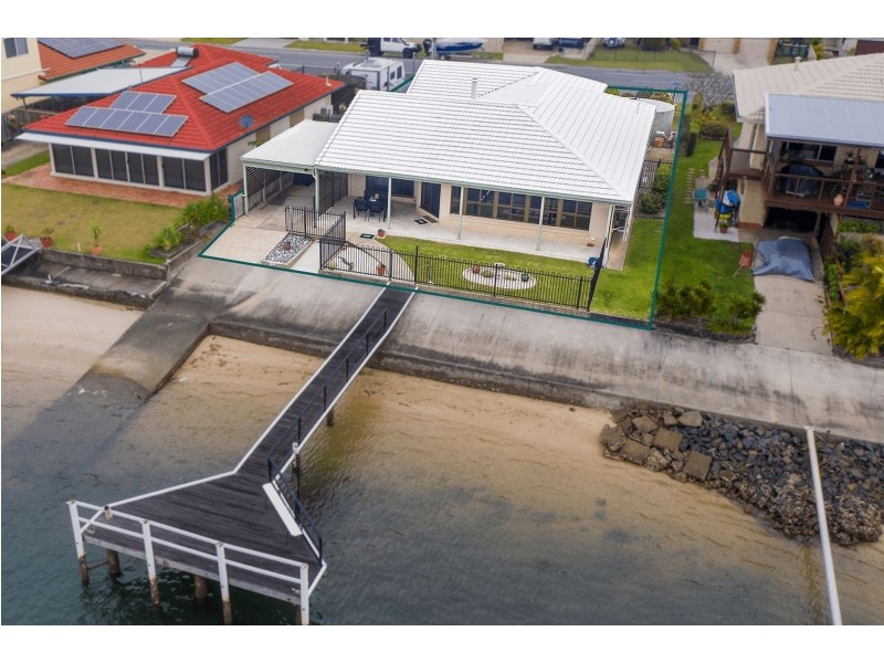 28 Esplanade, Jacobs Well QLD 4208