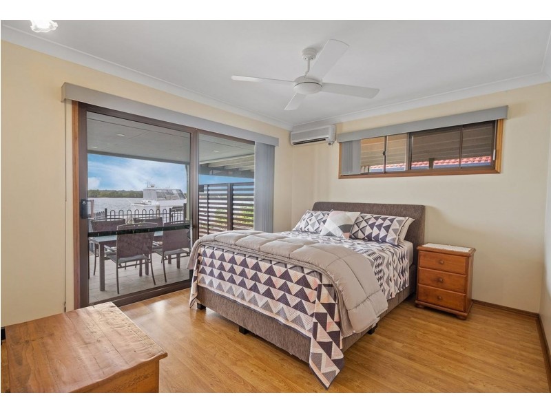 28 Esplanade, Jacobs Well QLD 4208