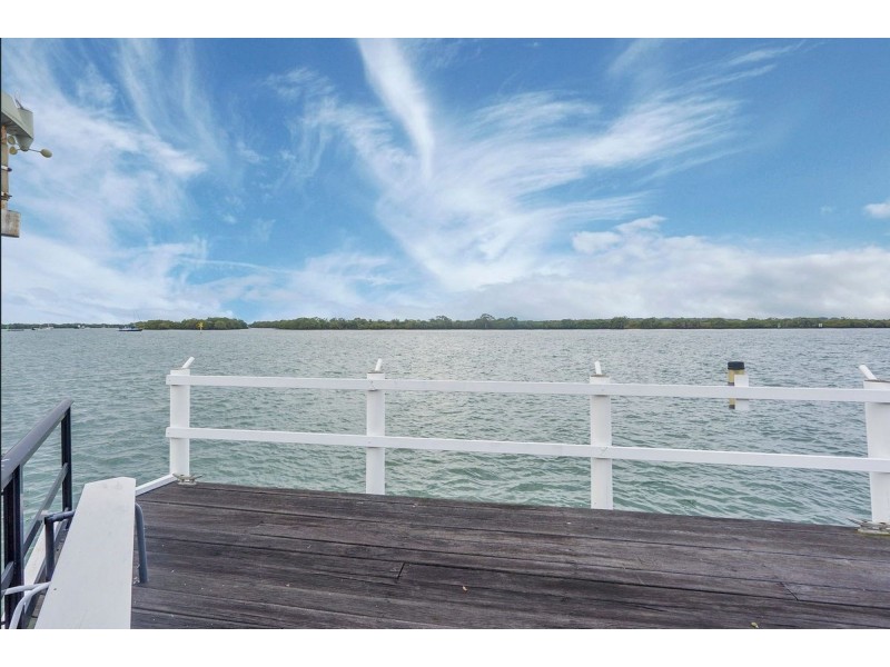 28 Esplanade, Jacobs Well QLD 4208