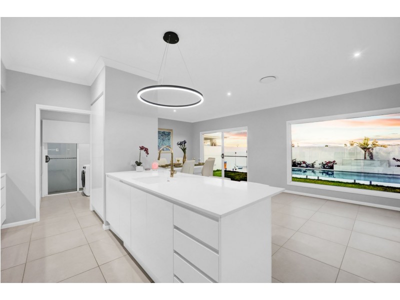 17 Moreton Drive, Jacobs Well QLD 4208