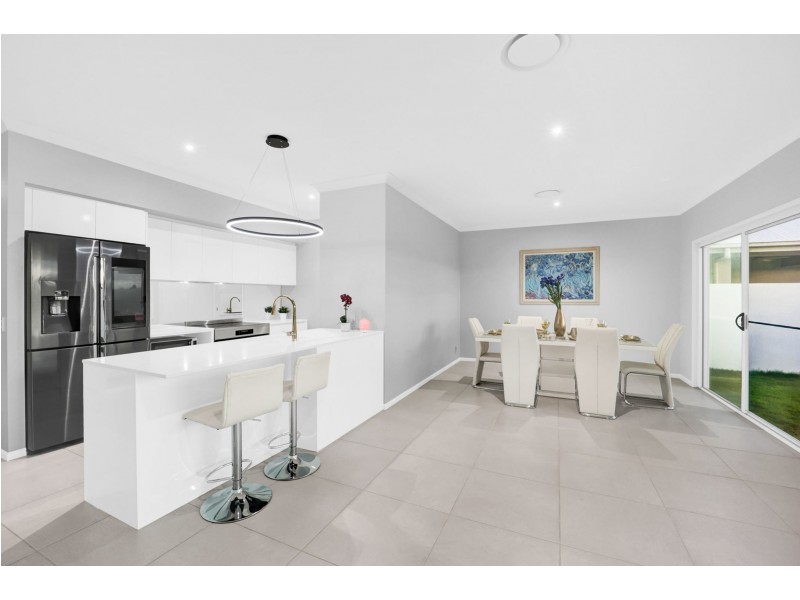 17 Moreton Drive, Jacobs Well QLD 4208