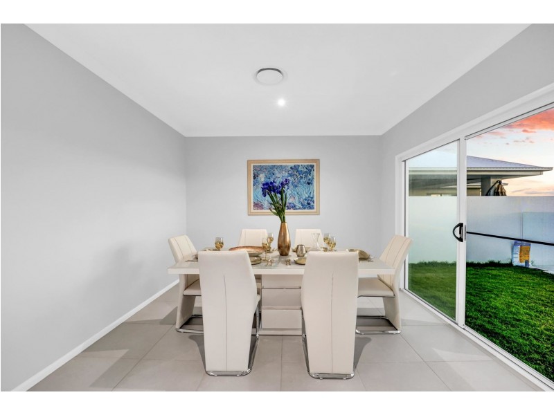 17 Moreton Drive, Jacobs Well QLD 4208
