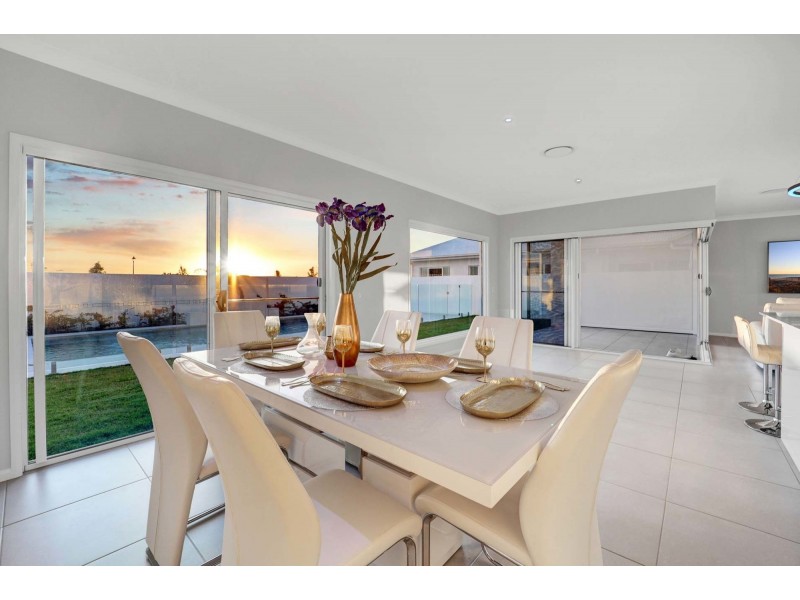 17 Moreton Drive, Jacobs Well QLD 4208
