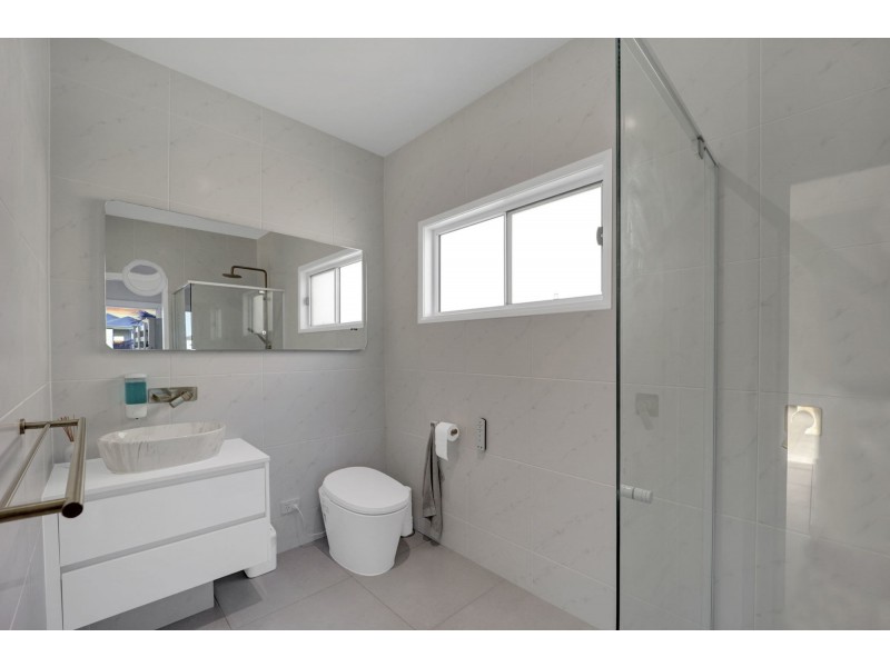 17 Moreton Drive, Jacobs Well QLD 4208