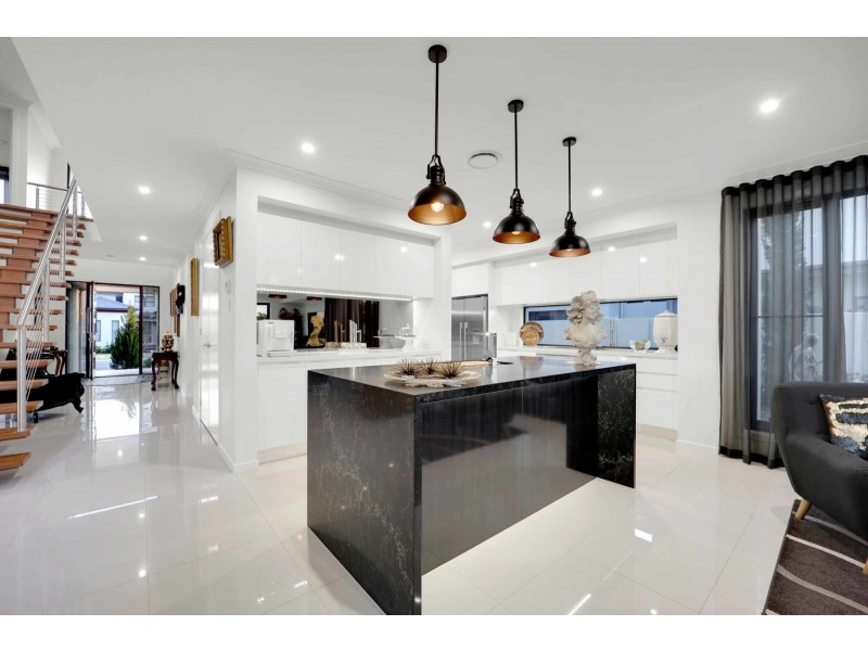 14 Poinciana Place, Jacobs Well QLD 4208