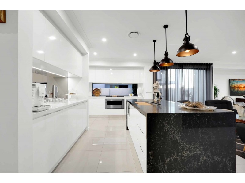 14 Poinciana Place, Jacobs Well QLD 4208