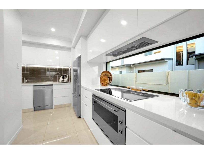 14 Poinciana Place, Jacobs Well QLD 4208