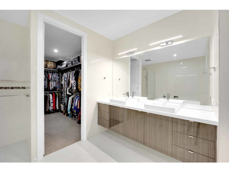 14 Poinciana Place, Jacobs Well QLD 4208