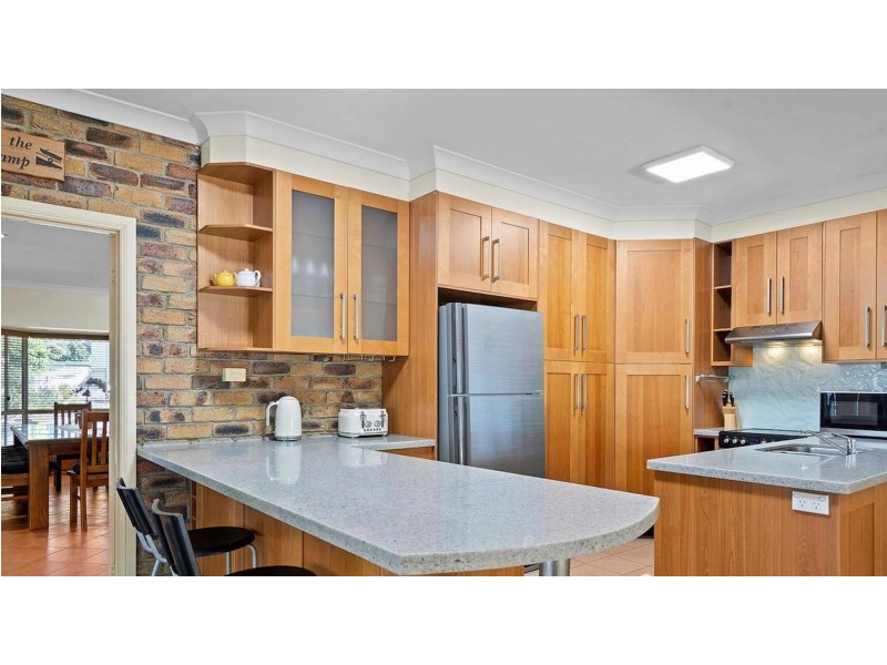 1 Adrian Court, Jacobs Well QLD 4208