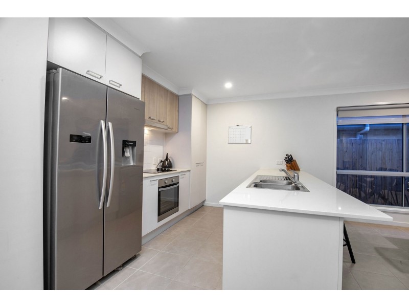 5 Helmore Road, Jacobs Well QLD 4208