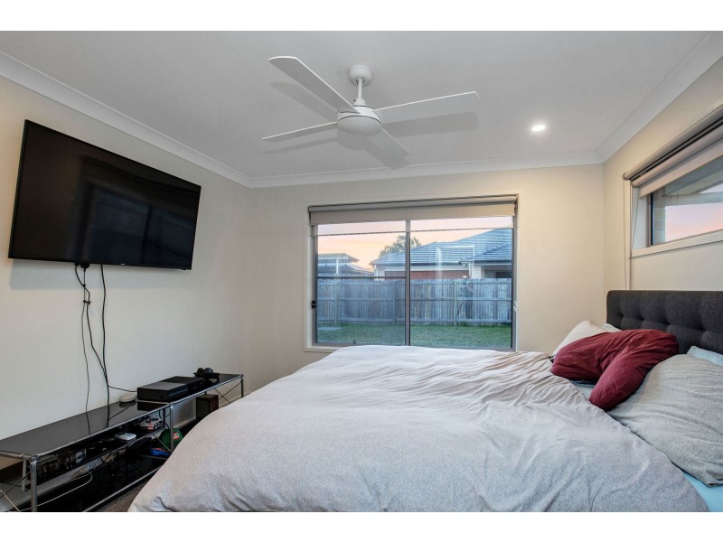 5 Helmore Road, Jacobs Well QLD 4208