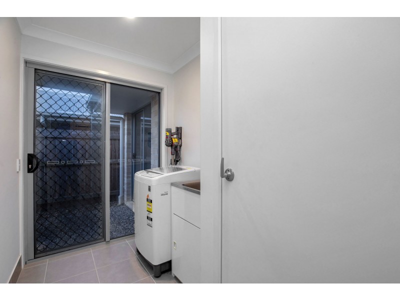 5 Helmore Road, Jacobs Well QLD 4208