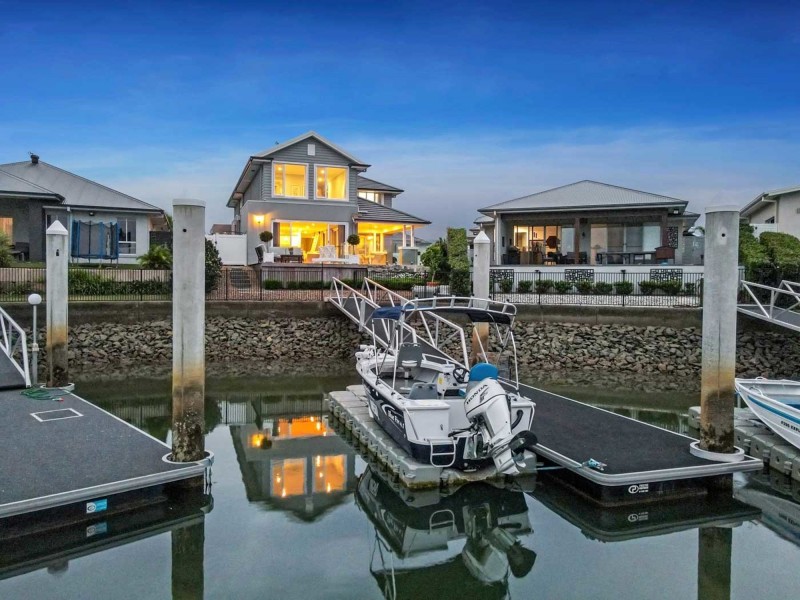 5 Paradise Parade, Jacobs Well QLD 4208
