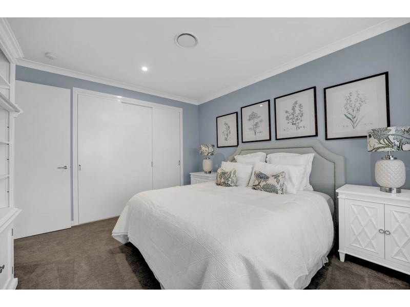 5 Paradise Parade, Jacobs Well QLD 4208