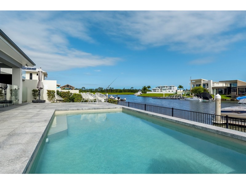 25 Marina Parade, Jacobs Well QLD 4208