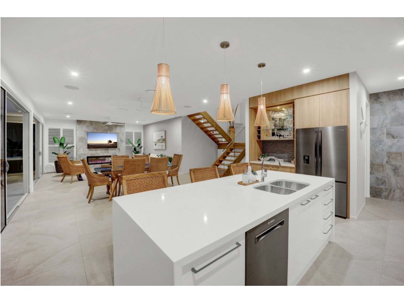 48 Poinciana Place, Jacobs Well QLD 4208