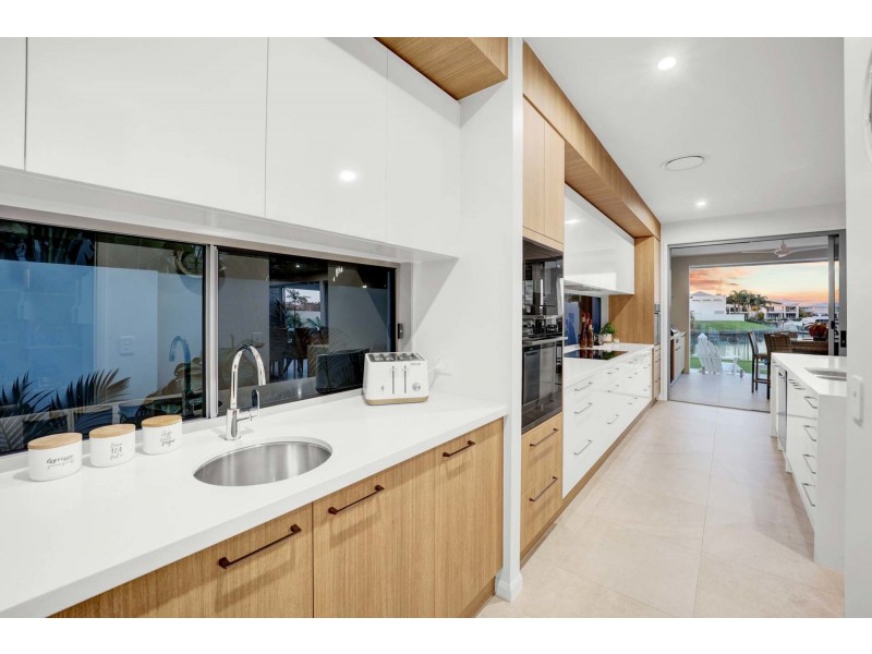 48 Poinciana Place, Jacobs Well QLD 4208