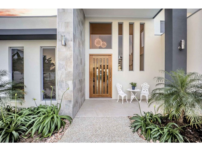 48 Poinciana Place, Jacobs Well QLD 4208
