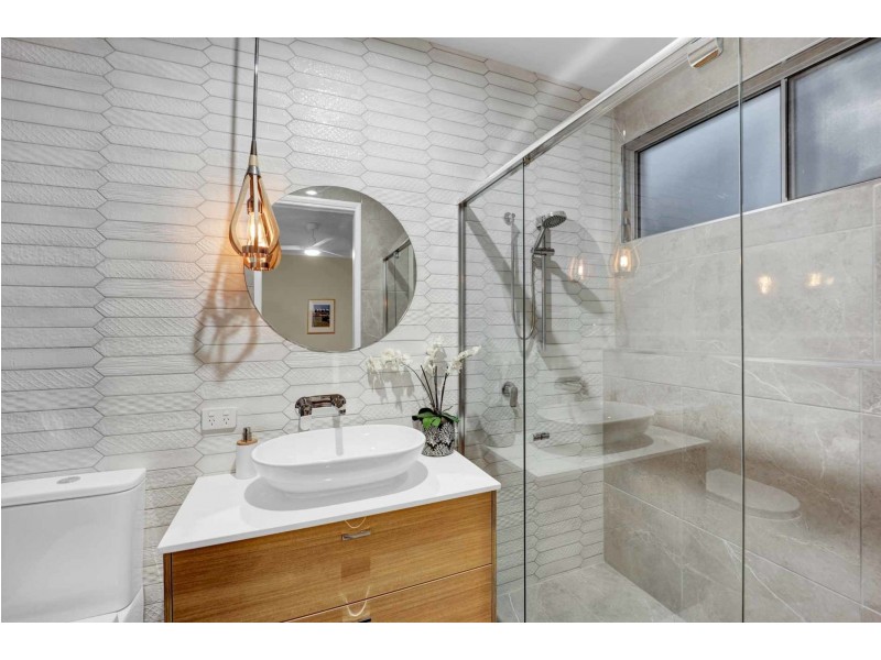 48 Poinciana Place, Jacobs Well QLD 4208