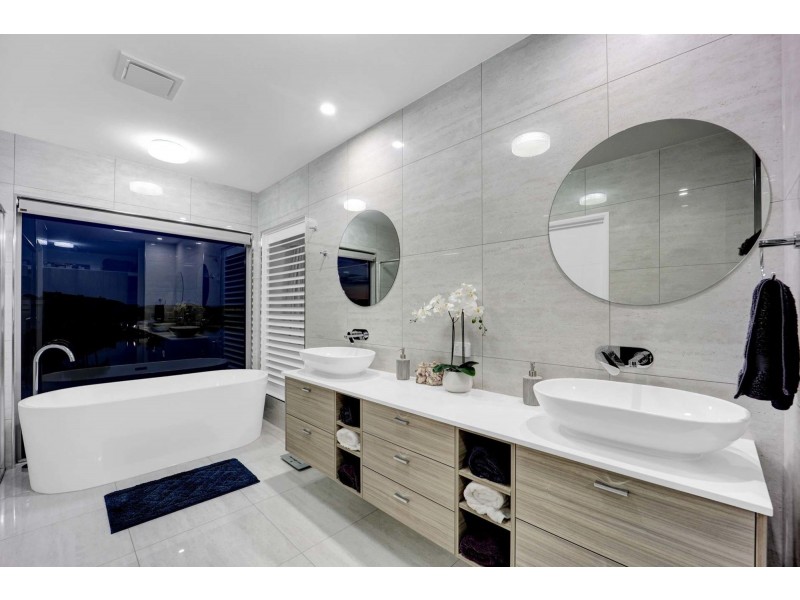 48 Poinciana Place, Jacobs Well QLD 4208