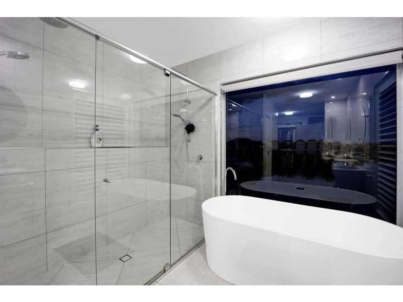 48 Poinciana Place, Jacobs Well QLD 4208
