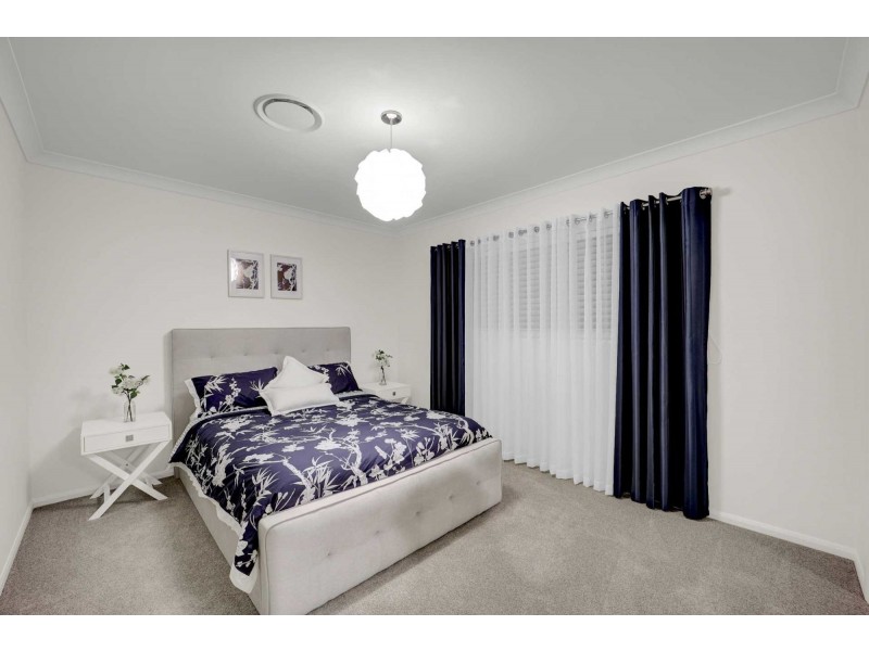 48 Poinciana Place, Jacobs Well QLD 4208