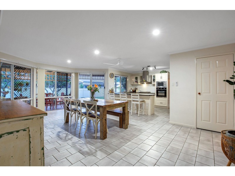 34 Pelican Parade, Jacobs Well QLD 4208