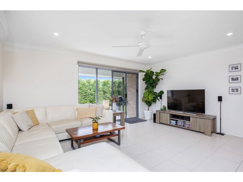 7 Blue Bay Street, Jacobs Well QLD 4208