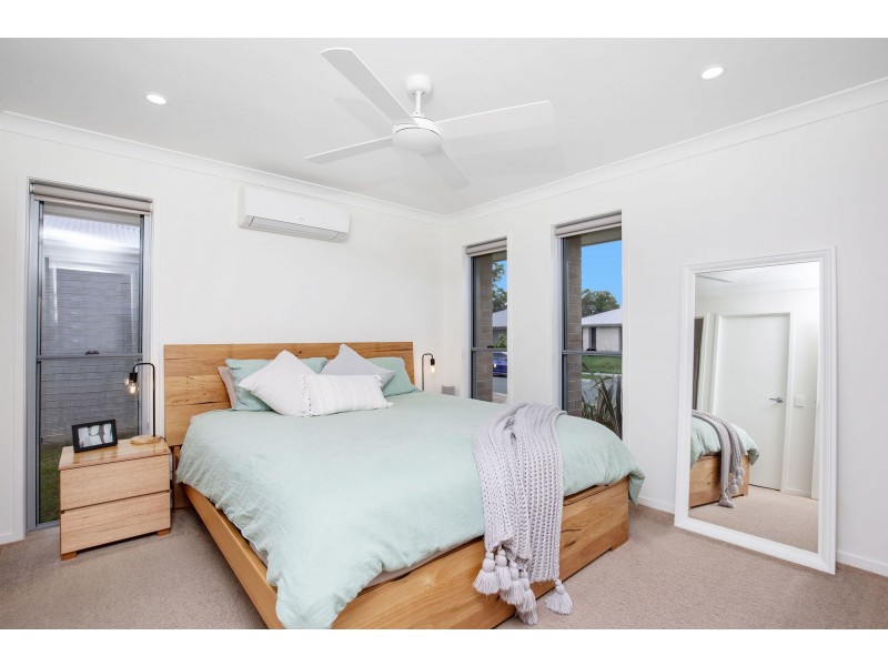 7 Blue Bay Street, Jacobs Well QLD 4208