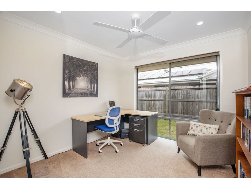 7 Blue Bay Street, Jacobs Well QLD 4208