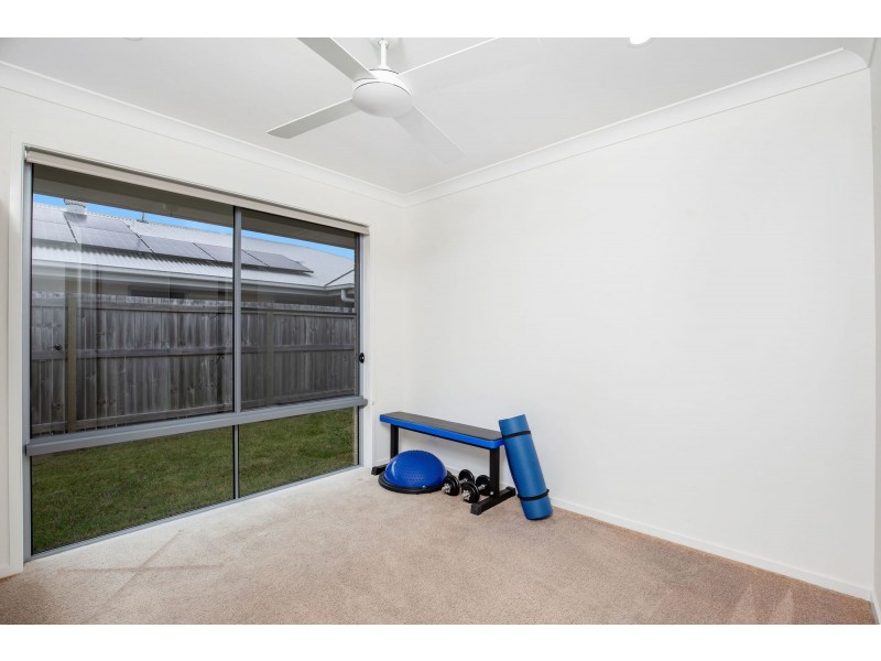 7 Blue Bay Street, Jacobs Well QLD 4208