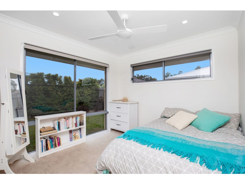 7 Blue Bay Street, Jacobs Well QLD 4208