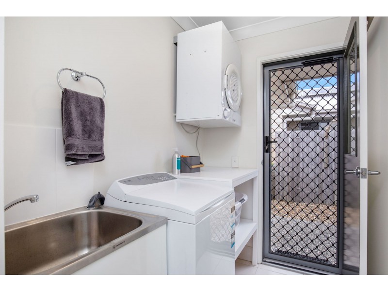 7 Blue Bay Street, Jacobs Well QLD 4208