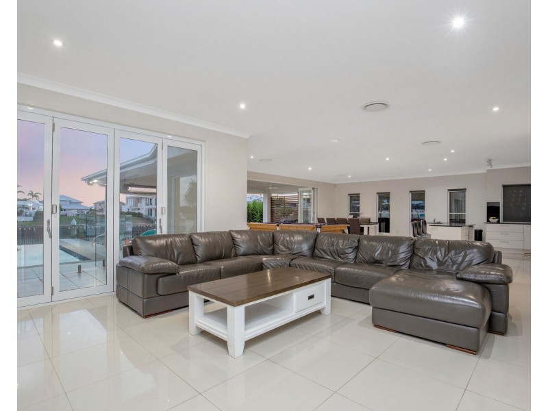 33 Marina Parade, Jacobs Well QLD 4208