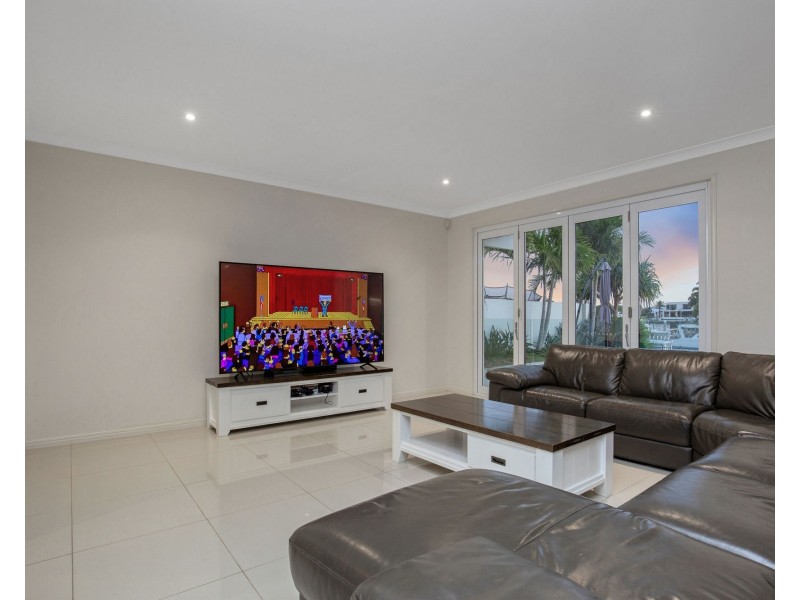 33 Marina Parade, Jacobs Well QLD 4208