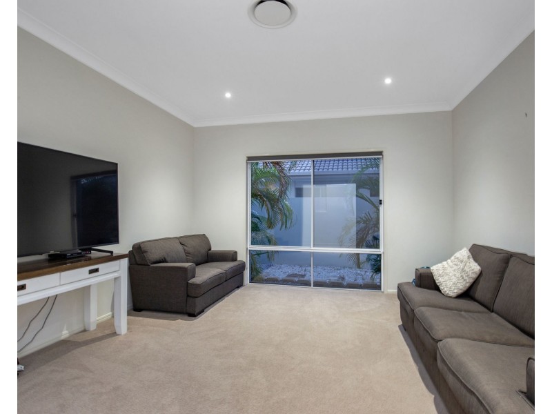 33 Marina Parade, Jacobs Well QLD 4208