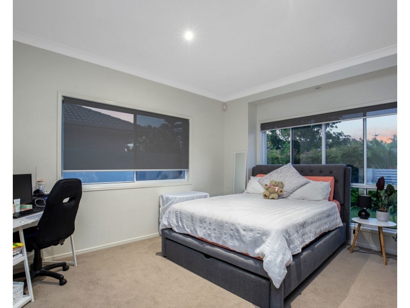 33 Marina Parade, Jacobs Well QLD 4208